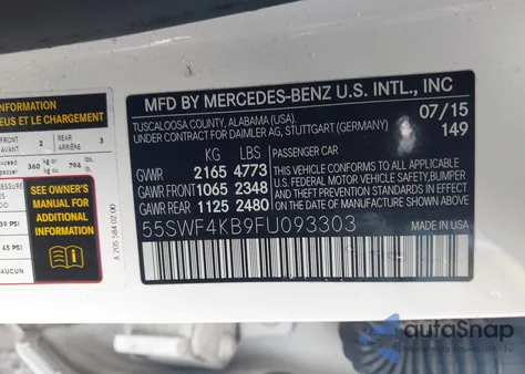 2015 Mercedes-Benz C 300 4Matic z USA, uszkodzony, nr VIN 55SWF4KB9FU093303